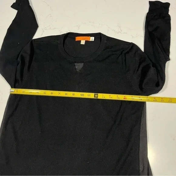 One A Black Keyhole High Low Knit Top Medium - Picture 9 of 10